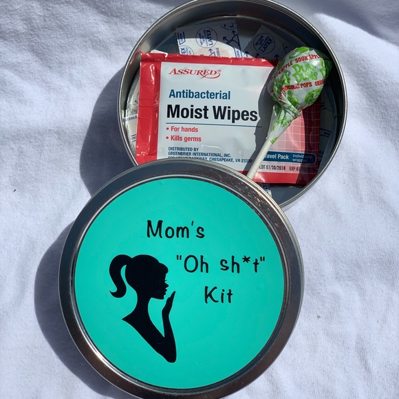 Moms “oh sh*t” kit - Picture 2 of 7
